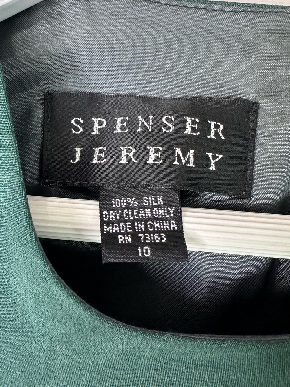 Spenser Jeremy Sleeveless 100% Silk Midi Dress in Forest Green - Picture 2 of 5